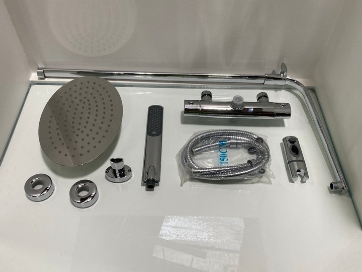 Lot 313  
            Marchington SR19 - Delivery or Collection 

                
THERMOSTATIC BAR SHOWER VALVE IN CHROME WITH RISER RAIL, OVAL FIXED SHOWER HEAD, ...