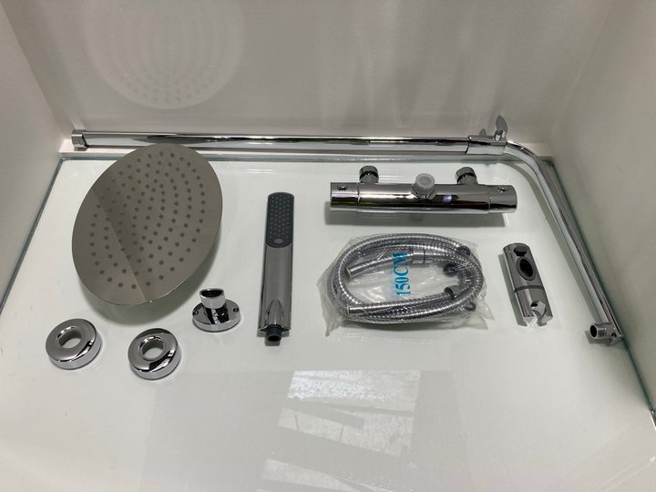 Lot 316  
            Marchington SR19 - Delivery or Collection 

                
THERMOSTATIC BAR SHOWER VALVE IN CHROME WITH RISER RAIL, OVAL FIXED SHOWER HEAD, ...