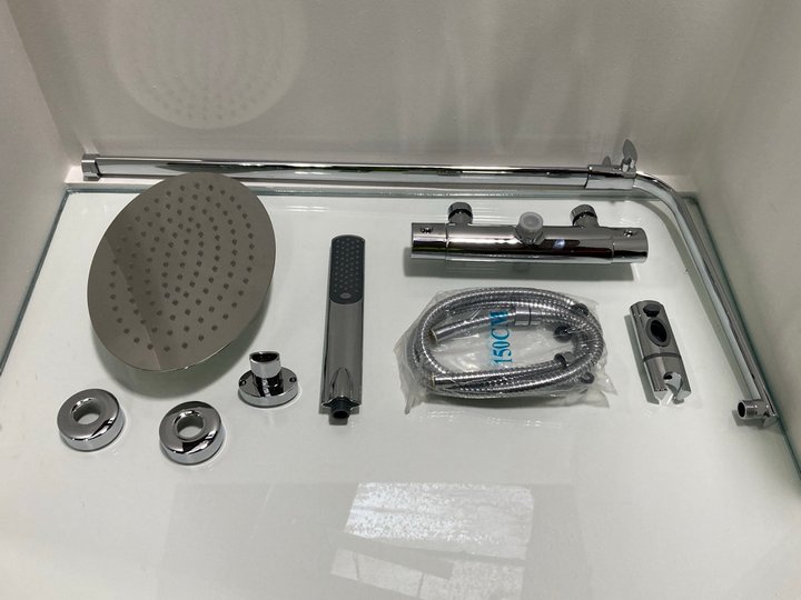 Lot 317  
            Marchington SR19 - Delivery or Collection 

                
THERMOSTATIC BAR SHOWER VALVE IN CHROME WITH RISER RAIL, OVAL FIXED SHOWER HEAD, ...