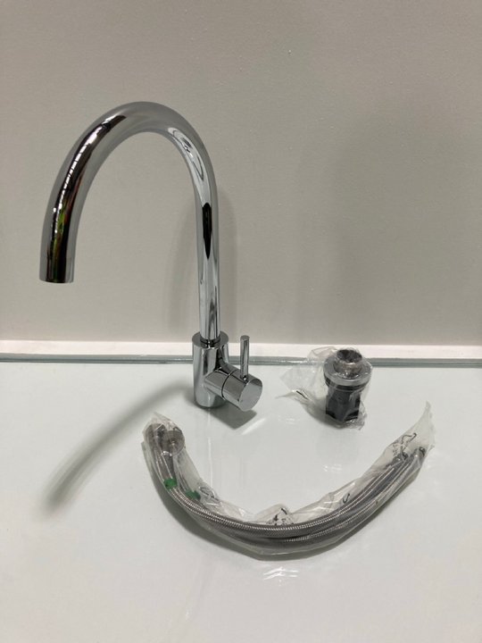 Lot 322  
            Marchington SR19 - Delivery or Collection 

                
MONO KITCHEN SINK MIXER TAP IN CHROME WITH SWIVEL SPOUT - ORIGINAL RRP £180: LOCA...
