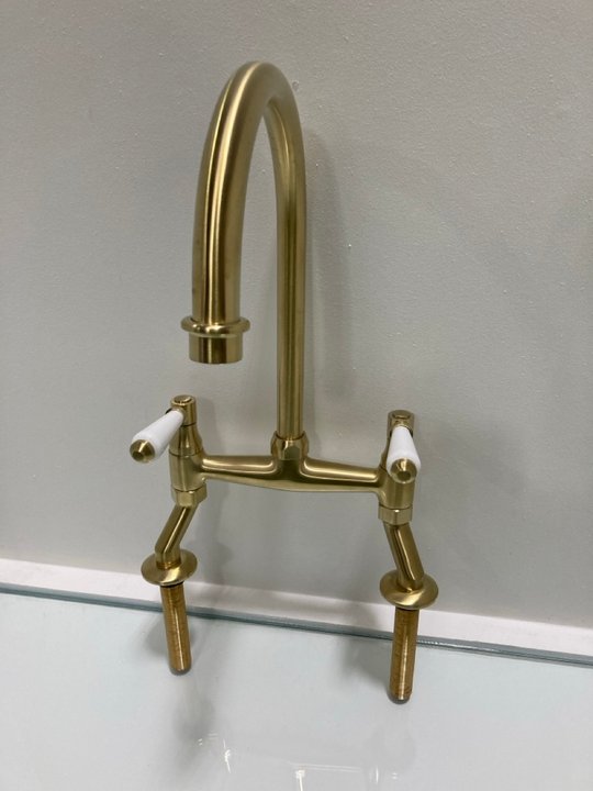 Lot 335  
            Marchington SR19 - Delivery or Collection 

                
TRADITIONAL KITCHEN SINK BRIDGE TAP IN BRUSHED BRASS - ORIGINAL RRP £210: LOCATIO...