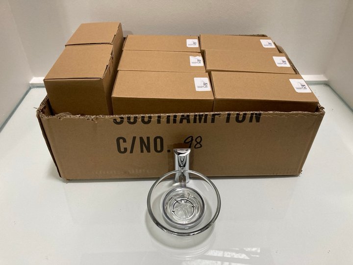 Lot 347  
            Marchington SR19 - Delivery or Collection 

                
QTY OF WALL MOUNTED CHROME AND GLASS SOAP DISHES - ORIGINAL RRP £240: LOCATION - ...