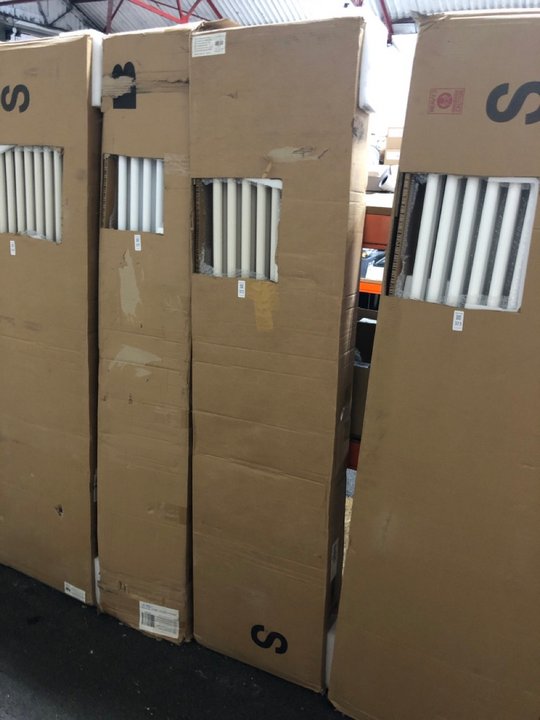 Lot 372  
            Marchington SR19 - Delivery or Collection 

                
TRADITIONAL VERTICAL 8 X 3 COLUMN CAST IRON STYLE RADIATOR IN PEARL WHITE 1800 X ...