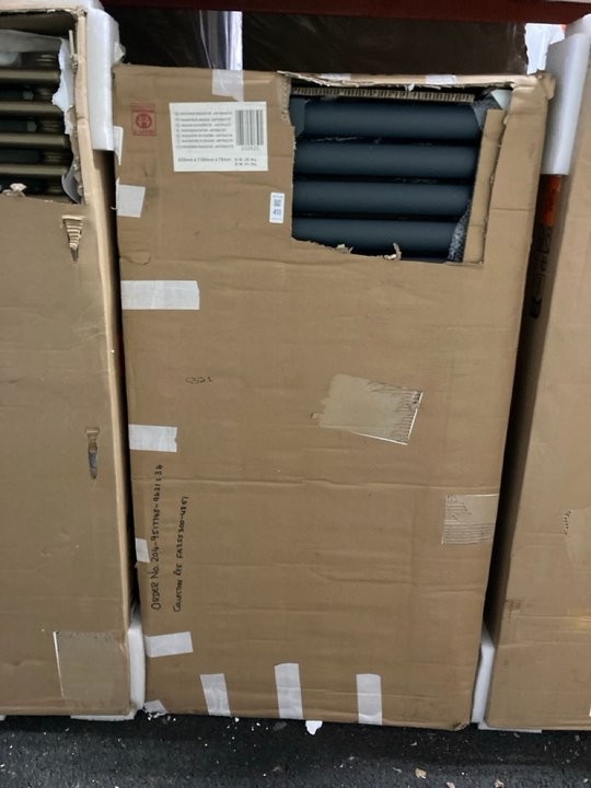 Lot 411  
            Marchington SR19 - Delivery or Collection 

                
ANTHRACITE HORIZONTAL DOUBLE OVAL TUBED RADIATOR 1180 X 635M - ORIGINAL RRP £615:...