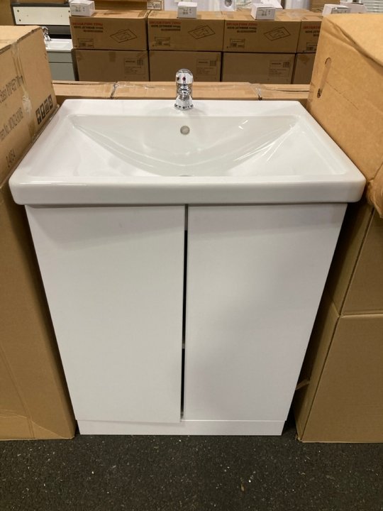 Lot 41  
            Marchington SR19 - Delivery or Collection 

                
FLOOR STANDING 2 DOOR SINK UNIT IN WHITE WITH A 600 X 530MM 1TH CERAMIC BASIN COM...