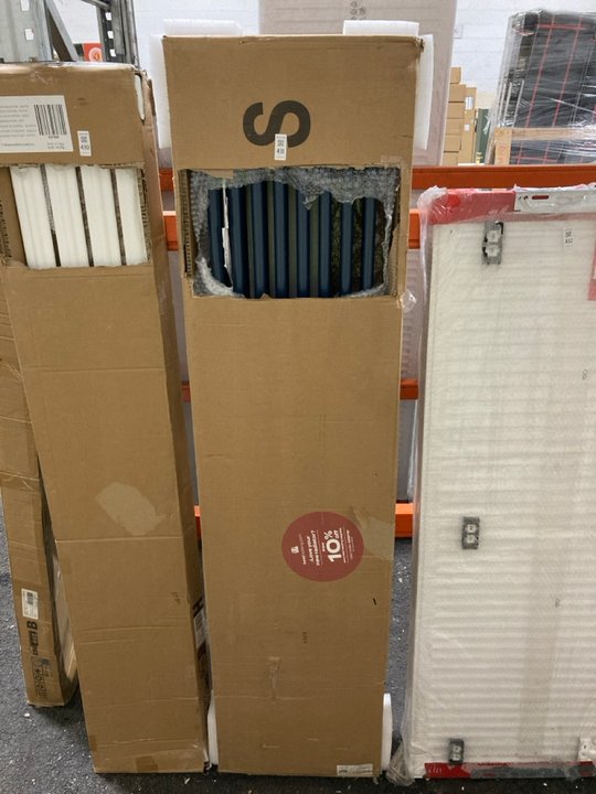 Lot 431  
            Marchington SR19 - Delivery or Collection 

                
TRADITIONAL VERTICAL 8 X 3 COLUMN CAST IRON STYLE RADIATOR IN REGAL BLUE 1800 X 3...