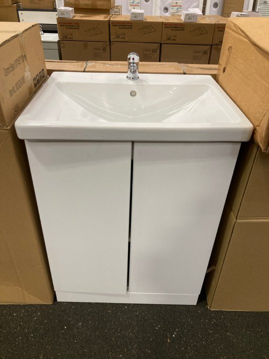 Lot 43  
            Marchington SR19 - Delivery or Collection 

                
FLOOR STANDING 2 DOOR SINK UNIT IN WHITE WITH A 600 X 530MM 1TH CERAMIC BASIN COM...