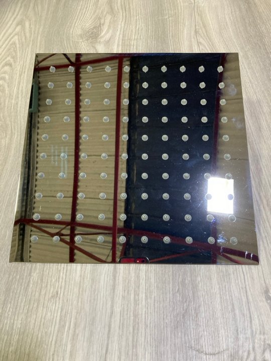 Lot 483  
            Marchington SR19 - Delivery or Collection 

                
300MM SQUARE FIXED SHOWER HEAD IN CHROME - ORIGINAL RRP £135: LOCATION - RACKING 2