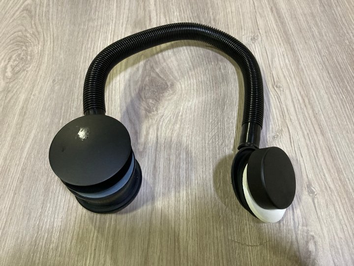 Lot 485  
            Marchington SR19 - Delivery or Collection 

                
QTY OF BLACK BATH SPRUNG WASTES & OVERFLOWS - ORIGINAL RRP £150: LOCATION - RACKI...