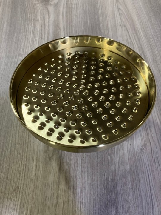 Lot 490  
            Marchington SR19 - Delivery or Collection 

                
205MM DIAM TRADITIONAL ROSE SHOWER HEAD IN BRUSHED BRASS - ORIGINAL RRP £120: LOC...