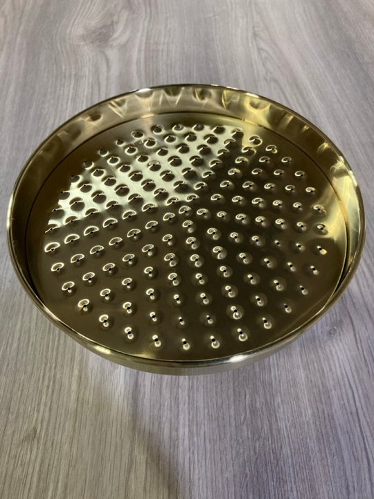 Lot 491  
            Marchington SR19 - Delivery or Collection 

                
205MM DIAM TRADITIONAL ROSE SHOWER HEAD IN BRUSHED BRASS - ORIGINAL RRP £120: LOC...