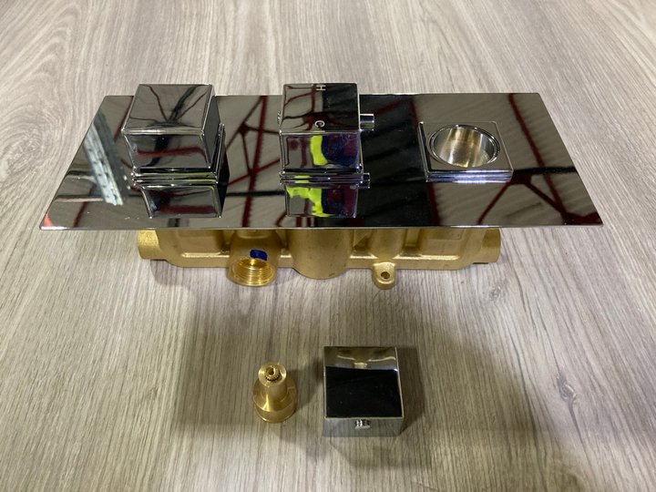 Lot 492  
            Marchington SR19 - Delivery or Collection 

                
TRIPLE CONCEALED SHOWER VALVE IN CHROME - ORIGINAL RRP £405: LOCATION - RACKING 2