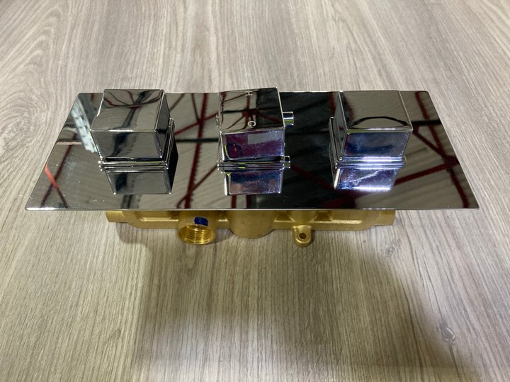 Lot 493  
            Marchington SR19 - Delivery or Collection 

                
TRIPLE CONCEALED SHOWER VALVE IN CHROME - ORIGINAL RRP £405: LOCATION - RACKING 2