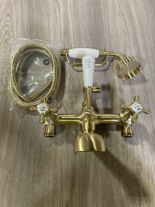 Lot 498  
            Marchington SR19 - Delivery or Collection 

                
TRADITIONAL BSM IN BRUSHED BRASS - ORIGINAL RRP £385: LOCATION - RACKING 2