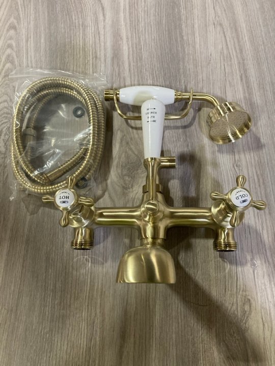 Lot 499  
            Marchington SR19 - Delivery or Collection 

                
TRADITIONAL BSM IN BRUSHED BRASS - ORIGINAL RRP £385: LOCATION - RACKING 2