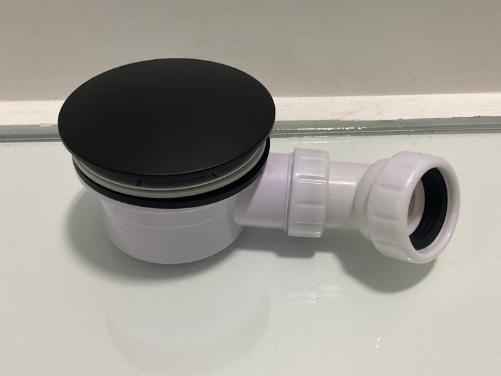 Lot 528  
            Marchington SR19 - Delivery or Collection 

                
90MM FAST FLOW SHOWER WASTE IN BLACK WITH OUTLET ELBOW - ORIGINAL RRP £95: LOCATI...