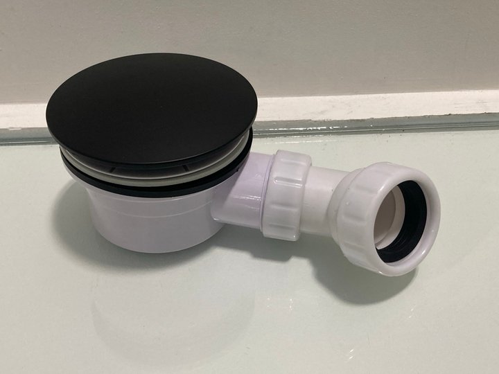 Lot 530  
            Marchington SR19 - Delivery or Collection 

                
90MM FAST FLOW SHOWER WASTE IN BLACK WITH OUTLET ELBOW - ORIGINAL RRP £95: LOCATI...