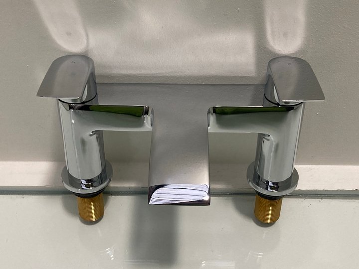 Lot 543  
            Marchington SR19 - Delivery or Collection 

                
DECK MOUNTED BATH FILLER IN CHROME - ORIGINAL RRP £245: LOCATION - RACKING 2