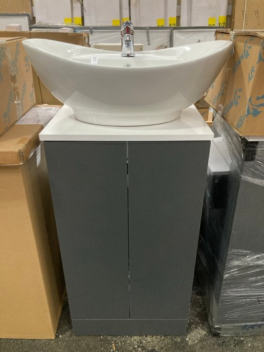 Lot 54  
            Marchington SR19 - Collection 

                
(COLLECTION ONLY) FLOOR STANDING 2 DOOR COUNTER TOP SINK UNIT IN ANTHRACITE & WHI...