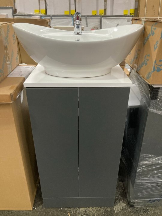 Lot 55  
            Marchington SR19 - Collection 

                
(COLLECTION ONLY) FLOOR STANDING 2 DOOR COUNTER TOP SINK UNIT IN ANTHRACITE & WHI...