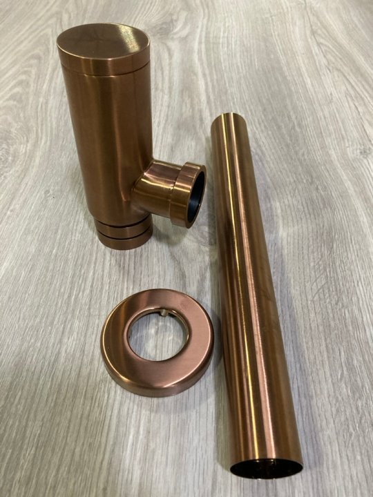 Lot 567  
            Marchington SR19 - Delivery or Collection 

                
EXPOSED BOTTLE TRAP IN OIL RUBBED BRONZE - ORIGINAL RRP £105: LOCATION - RACKING 2