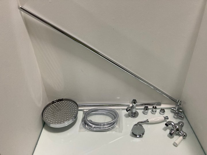 Lot 585  
            Marchington SR19 - Delivery or Collection 

                
TRADITIONAL GRAND RIGID RISER KIT IN CHROME - ORIGINAL RRP £545: LOCATION - RACKI...