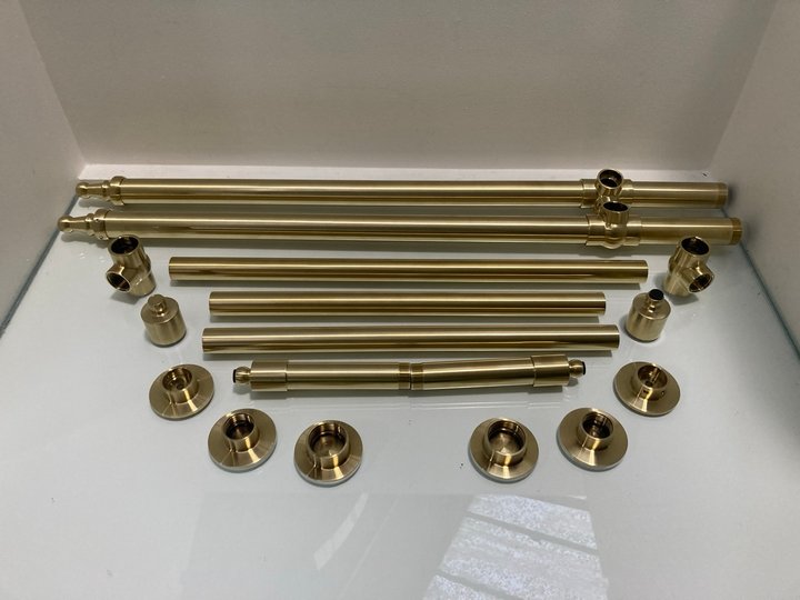 Lot 586  
            Marchington SR19 - Delivery or Collection 

                
TRADITIONAL WASH STAND IN BRUSHED BRASS - ORIGINAL RRP £540: LOCATION - RACKING 2