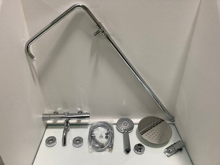 Lot 587  
            Marchington SR19 - Delivery or Collection 

                
WALL MOUNTED THERMOSTATIC BSM IN CHROME WITH RISER RAIL, ROUND FIXED SHOWER HEAD,...