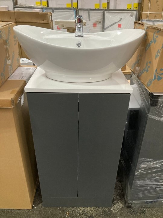 Lot 58  
            Marchington SR19 - Collection 

                
(COLLECTION ONLY) FLOOR STANDING 2 DOOR COUNTER TOP SINK UNIT IN ANTHRACITE & WHI...
