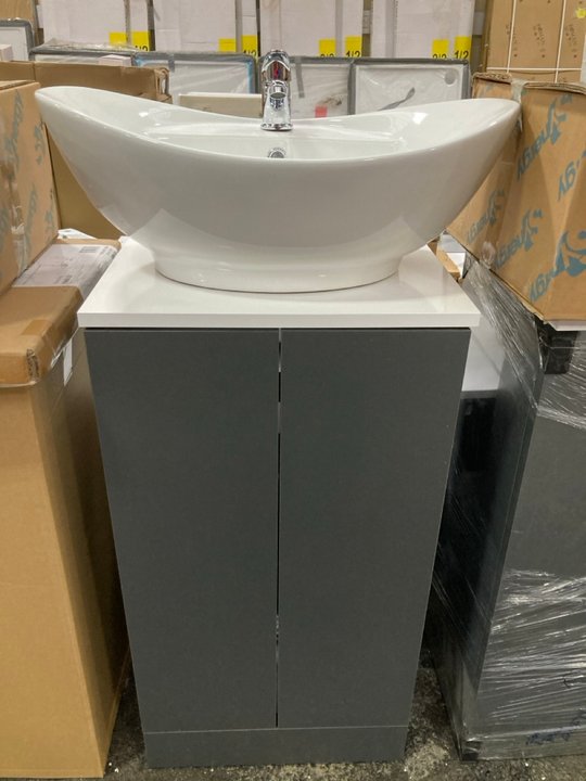 Lot 59  
            Marchington SR19 - Collection 

                
(COLLECTION ONLY) FLOOR STANDING 2 DOOR COUNTER TOP SINK UNIT IN ANTHRACITE & WHI...
