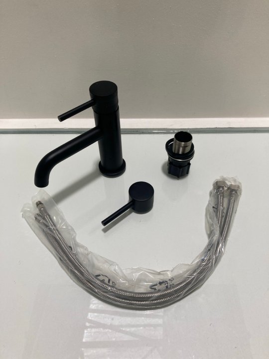 Lot 600  
            Marchington SR19 - Delivery or Collection 

                
MONO BASIN MIXER TAP IN BLACK - ORIGINAL RRP £195: LOCATION - RACKING 2