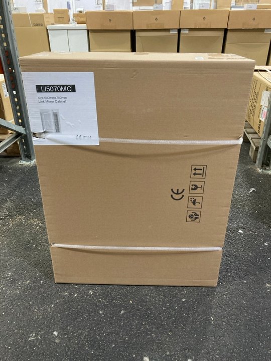 Lot 618  
            Marchington SR19 - Collection 

                
(COLLECTION ONLY) WALL MOUNTED 1 DOOR LINK ILLUMINATED BATHROOM MIRROR CABINET 70...