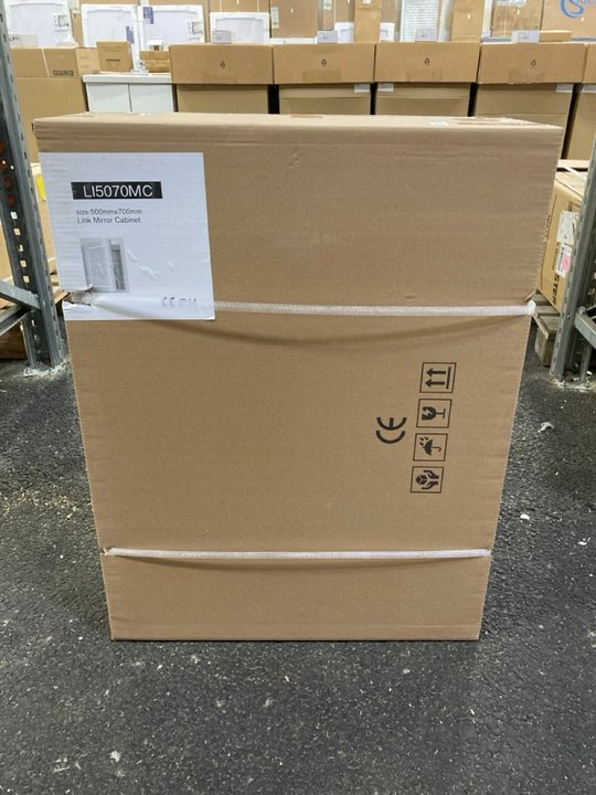 Lot 619  
            Marchington SR19 - Collection 

                
(COLLECTION ONLY) WALL MOUNTED 1 DOOR LINK ILLUMINATED BATHROOM MIRROR CABINET 70...