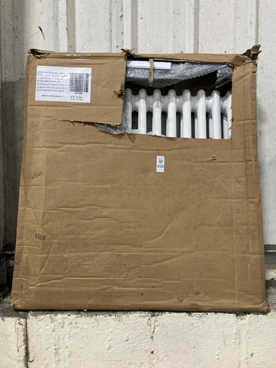 Lot 650  
            Marchington SR19 - Delivery or Collection 

                
TRADITIONAL HORIZONTAL 2 COLUMN CAST IRON STYLE RADIATOR IN WHITE 605 X 600MM - O...