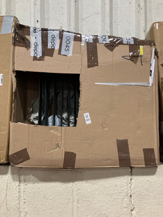 Lot 683  
            Marchington SR19 - Delivery or Collection 

                
1500W ANTHRACITE OIL FILLED HEATER 445 X 495MM - ORIGINAL RRP £129: LOCATION - B4