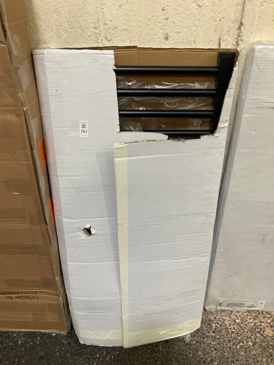 Lot 763  
            Marchington SR19 - Delivery or Collection 

                
BLACK STRAIGHT TUBED HEATED TOWEL RADIATOR 1000 X 500MM - ORIGINAL RRP £260: LOCA...
