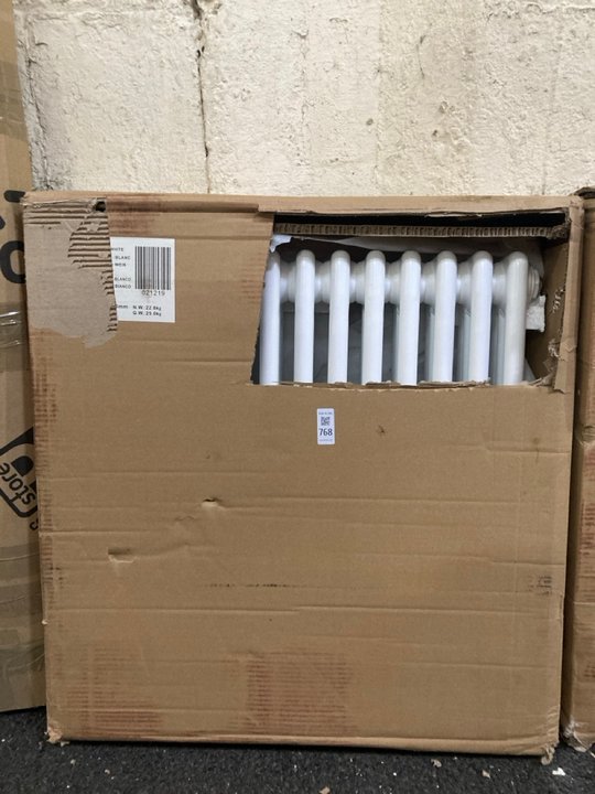 Lot 768  
            Marchington SR19 - Delivery or Collection 

                
TRADITIONAL HORIZONTAL 3 COLUMN CAST IRON STYLE RADIATOR IN WHITE 605 X 600MM - O...