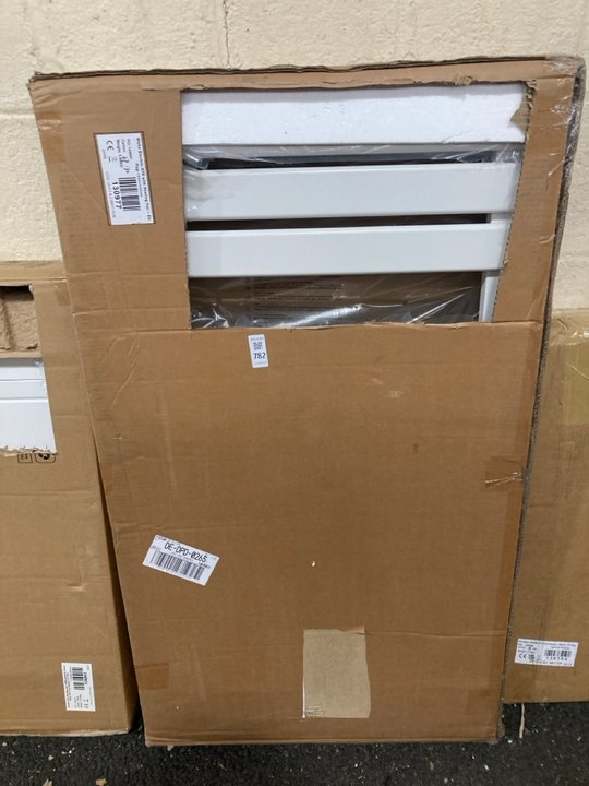 Lot 782  
            Marchington SR19 - Delivery or Collection 

                
WHITE FLAT PANEL ELECTRIC TOWEL RAIL WITH FAN 1000 X 500MM - ORIGINAL RRP £189: L...