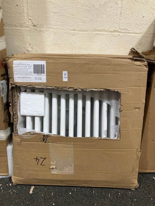 Lot 794  
            Marchington SR19 - Delivery or Collection 

                
TRADITIONAL HORIZONTAL 3 COLUMN CAST IRON STYLE RADIATOR IN WHITE 605 X 600MM - O...
