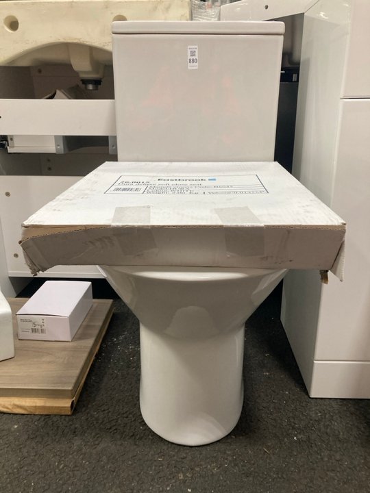 Lot 880  
            Marchington SR19 - Collection 

                
(COLLECTION ONLY) D-SHAPED CLOSED COUPLED W/C WITH CISTERN FITTINGS, DUAL FLUSH T...