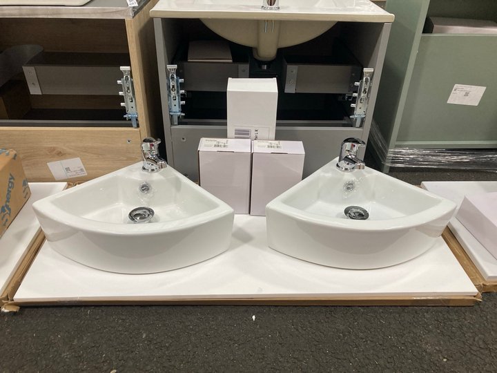 Lot 884  
            Marchington SR19 - Collection 

                
(COLLECTION ONLY) 1005 X 430MM FLOATING SHELF IN WHITE WITH GREY SHELF SUPPORT BR...