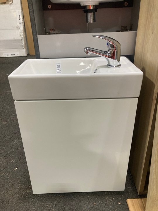 Lot 895  
            Marchington SR19 - Collection 

                
(COLLECTION ONLY) WALL HUNG 1 DOOR CLOSET SINK UNIT IN WHITE WITH A 400 X 220MM S...