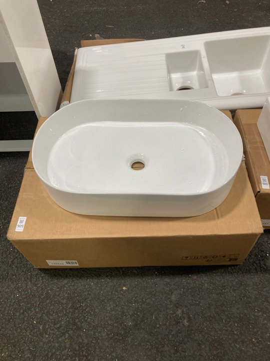 Lot 909  
            Marchington SR19 - Delivery or Collection 

                
605 X 370MM CERAMIC OVAL VESSEL BASIN - ORIGINAL RRP £260: LOCATION - A6