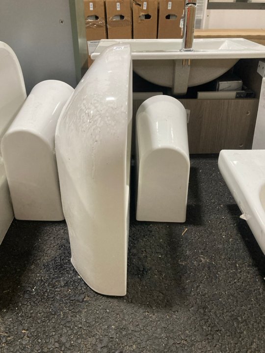 Lot 933  
            Marchington SR19 - Collection 

                
(COLLECTION ONLY) 550MM WIDE 1TH CERAMIC BASIN WITH SEMI PEDESTAL: LOCATION - A5