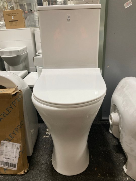 Lot 935  
            Marchington SR19 - Collection 

                
(COLLECTION ONLY) D-SHAPED CLOSED COUPLED W/C WITH CISTERN FITTINGS, DUAL FLUSH T...