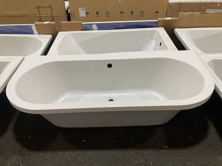 Lot 952  
            Marchington SR19 - Delivery or Collection 

                
1700 X 750MM NTH D-SHAPED DOUBLE ENDED BATH - ORIGINAL RRP £369: LOCATION - A7