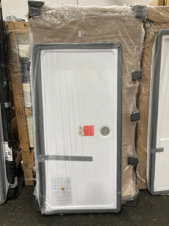 Lot 958  
            Marchington SR19 - Collection 

                
(COLLECTION ONLY) CLEAR GLASS SILVER FRAMED 1600 X 1900MM SLIDING SHOWER DOOR WIT...