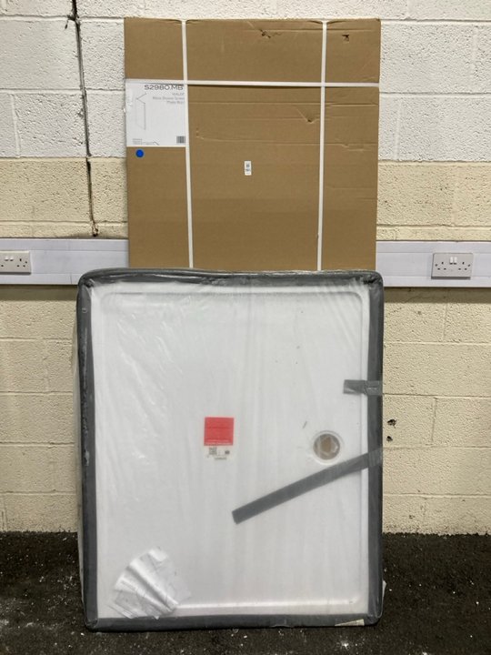 Lot 965  
            Marchington SR19 - Collection 

                
(COLLECTION ONLY) CLEAR GLASS BLACK FRAMED 800 X 1900MM WET ROOM PANEL WITH A PEA...