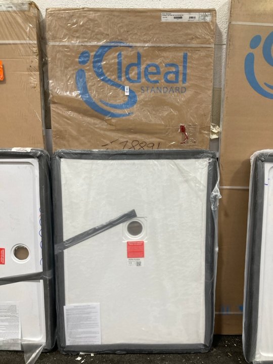 Lot 982  
            Marchington SR19 - Collection 

                
(COLLECTION ONLY) CLEAR GLASS SILVER FRAMED 900 X 1900MM BIFOLD SHOWER DOOR WITH ...