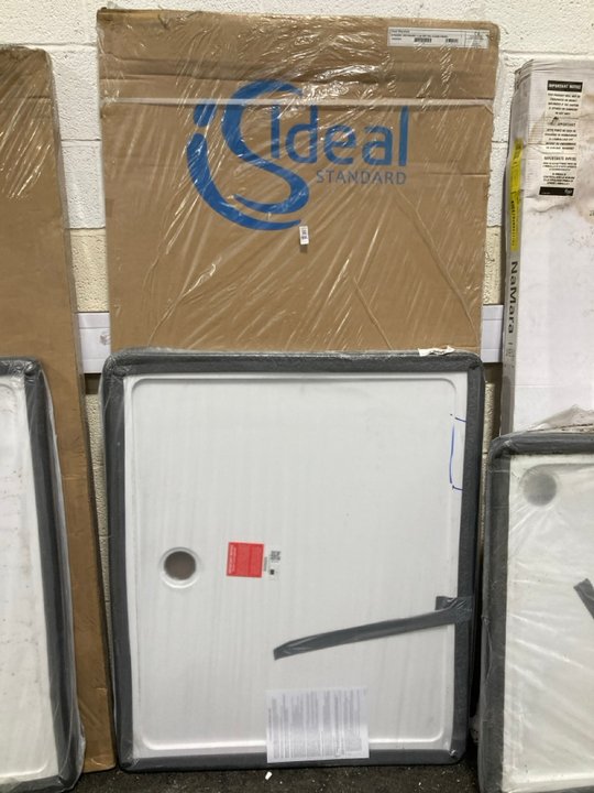 Lot 986  
            Marchington SR19 - Collection 

                
(COLLECTION ONLY) CLEAR GLASS SILVER FRAMED 1000 X 1900MM WET ROOM PANEL WITH A P...